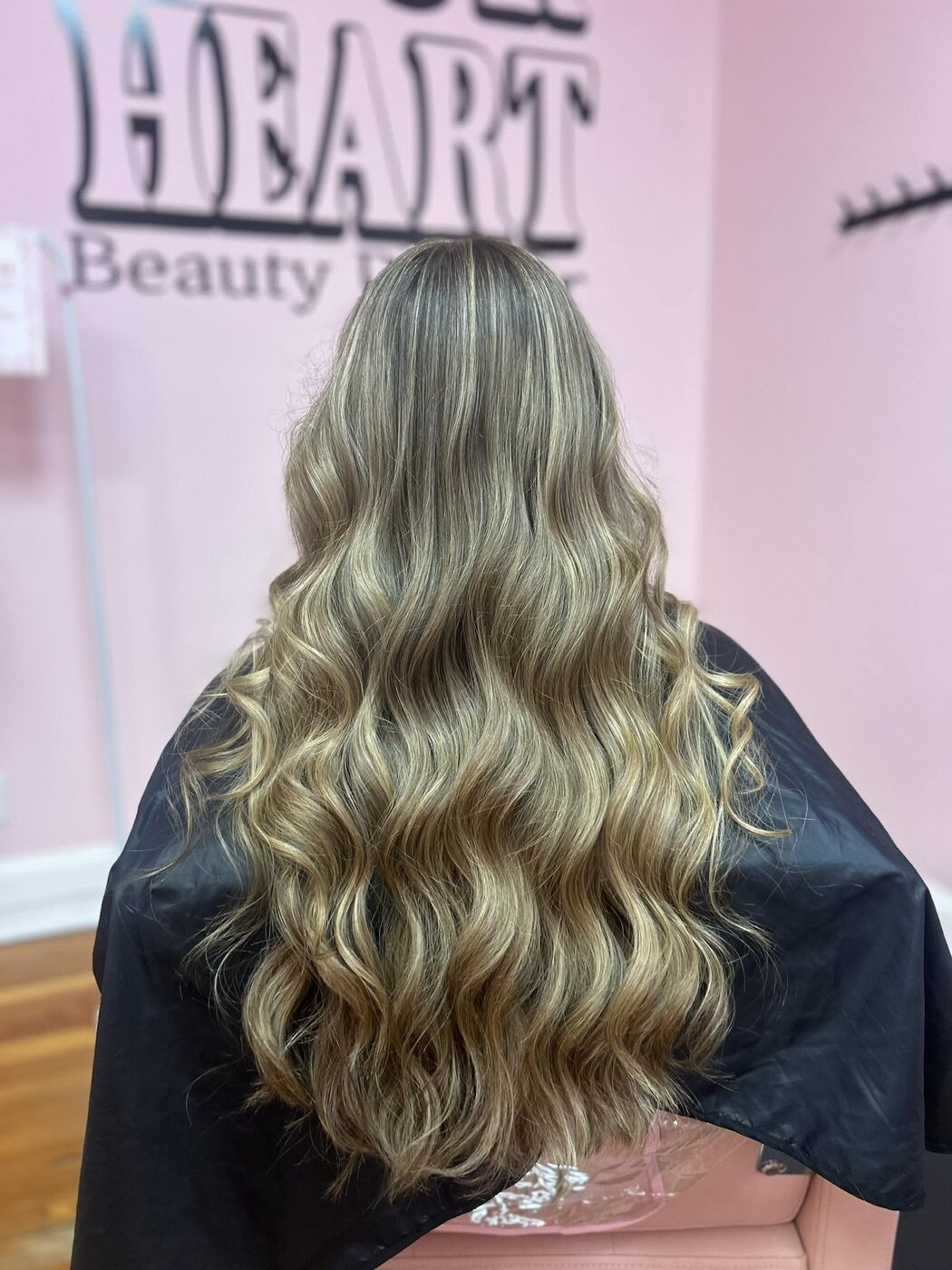 Event-ready curls by Kylie
